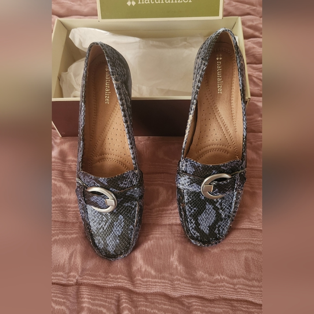 Naturalizer Women's Blue Snakeskin Loafers